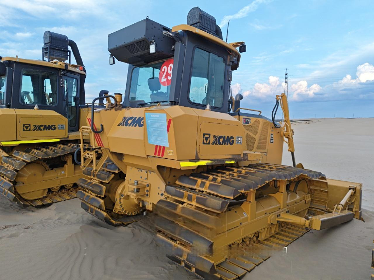 Μπουλντόζα XCMG used road bulldozer D170 Mini Diesel Crawler price: φωτογραφία 6 Μπουλντόζα XCMG used road bulldozer D170 Mini Diesel Crawler price: φωτογραφία 6