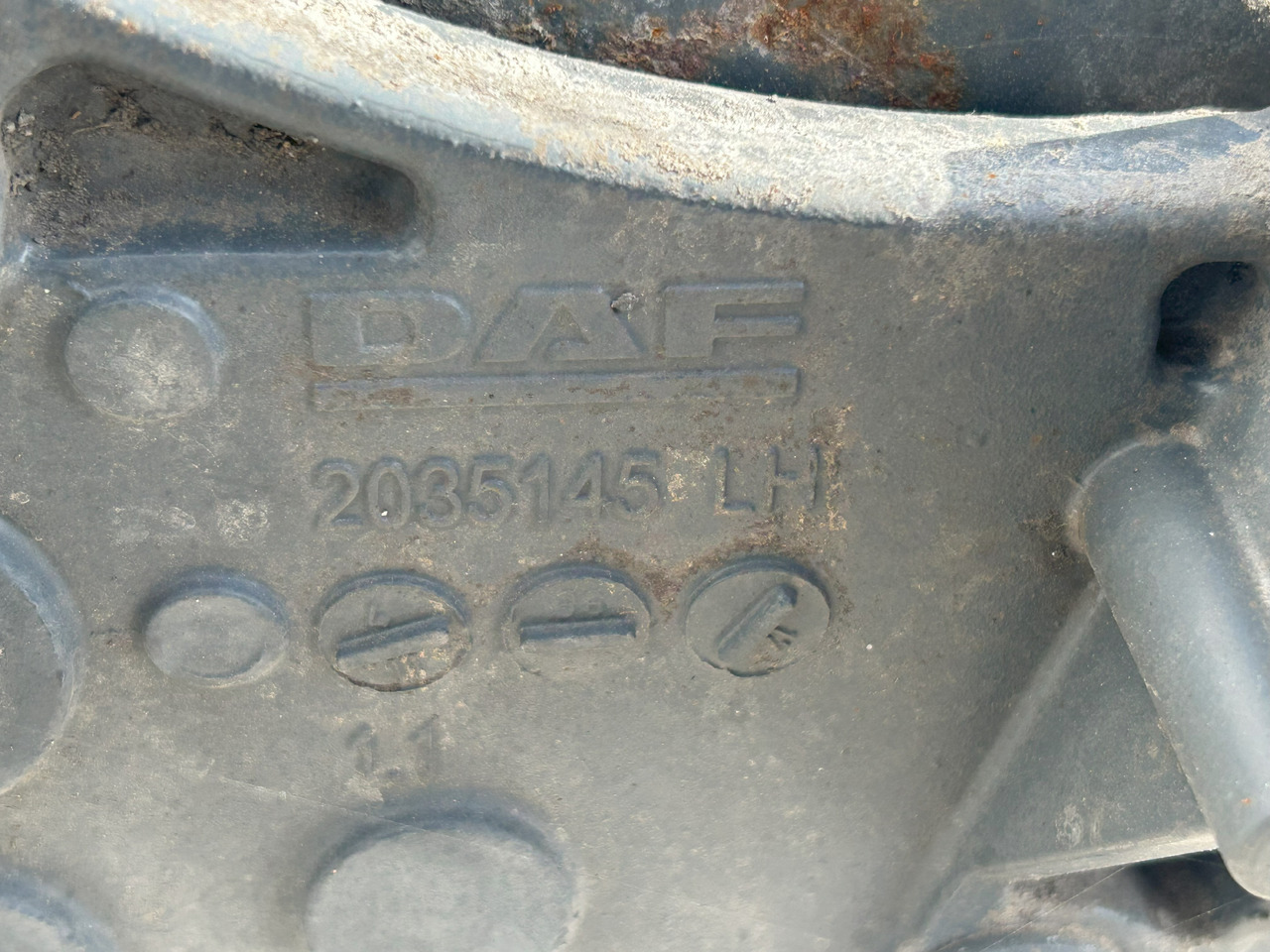 DAF CF EURO 6 BUMPER BEAM WITH STEP BRACKETS - Προφυλακτήρας: φωτογραφία 4 DAF CF EURO 6 BUMPER BEAM WITH STEP BRACKETS - Προφυλακτήρας: φωτογραφία 4