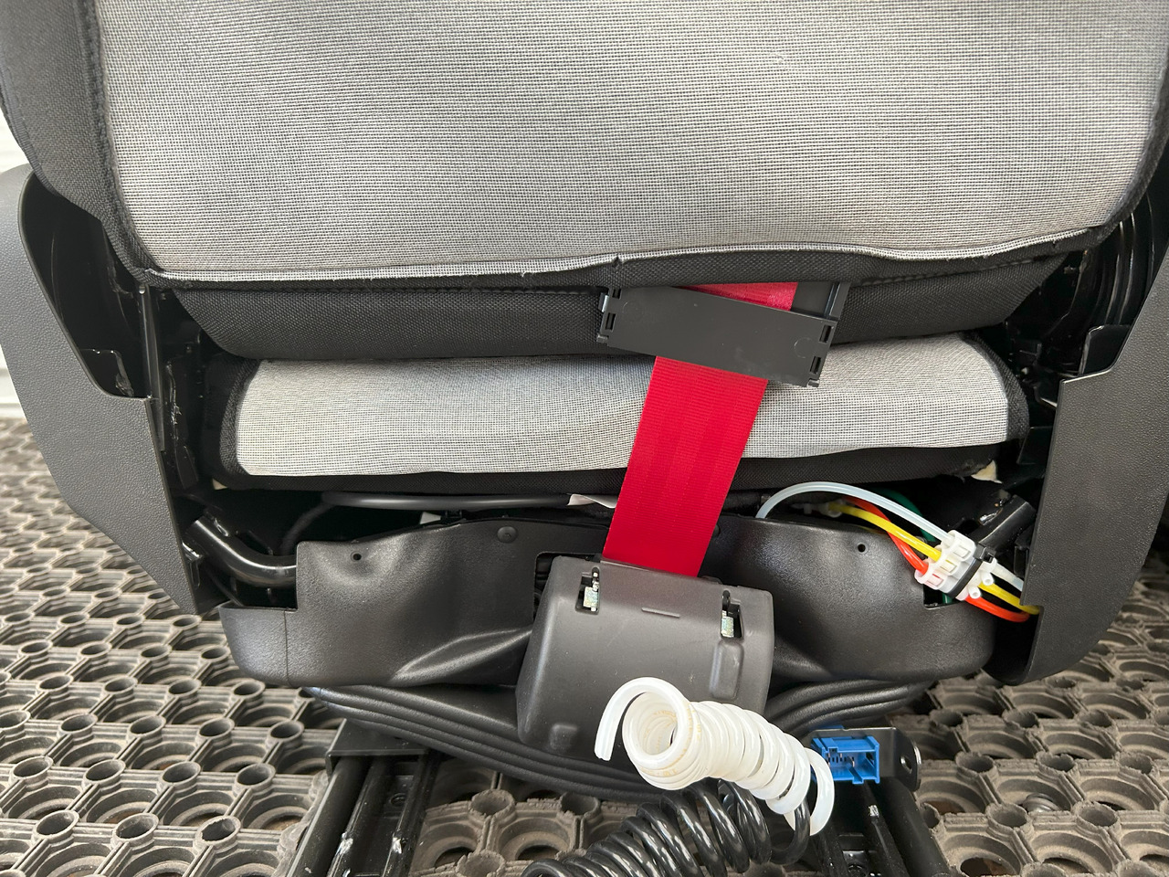 IVECO NEW SEAT IVECO S-WAY - Kάθισμα: φωτογραφία 4 IVECO NEW SEAT IVECO S-WAY - Kάθισμα: φωτογραφία 4