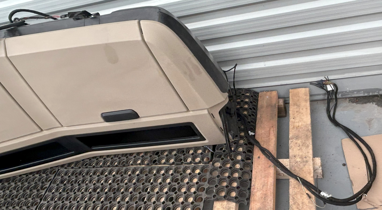 MERCEDES-BENZ UPPER COCKPIT STORAGE COMPARTMENTS SHELVES SHELF STORAGE COMPARTMENT GIGA SPACE CAB - Καμπίνα και εσωτερικό: φωτογραφία 3 MERCEDES-BENZ UPPER COCKPIT STORAGE COMPARTMENTS SHELVES SHELF STORAGE COMPARTMENT GIGA SPACE CAB - Καμπίνα και εσωτερικό: φωτογραφία 3