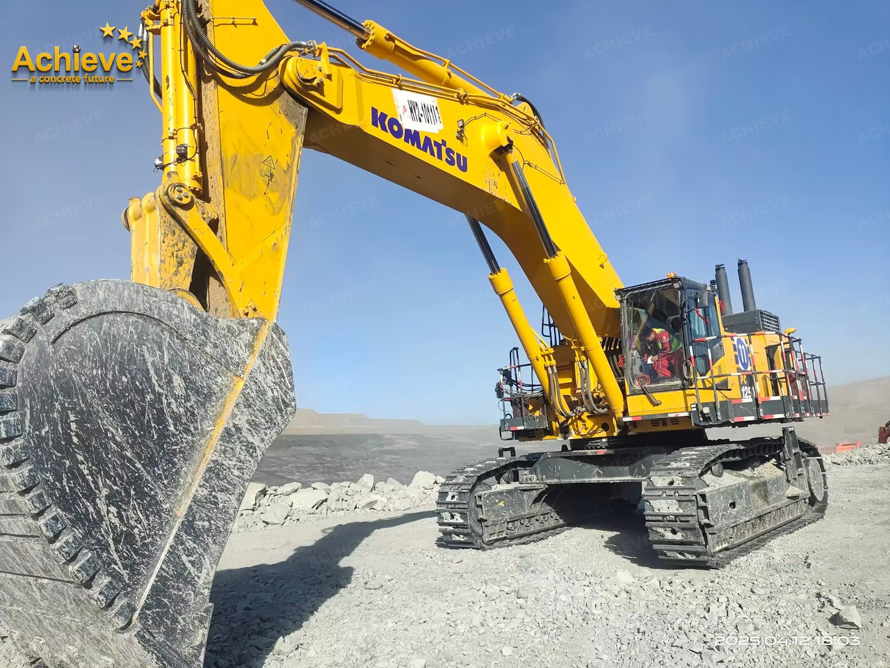 Komatsu 【ACHIEVE】TOP CONDITION!!! PC1250-11R 2023 4500h Horsepower (HP) 758 HP @ 1,800 rpm Operating weight (lbs) 269,300 - 272,600 Bucket Capacity (yd3) 5.3-9.5 - Ερπυστριοφόρος εκσκαφέας: φωτογραφία 2 Komatsu 【ACHIEVE】TOP CONDITION!!! PC1250-11R 2023 4500h Horsepower (HP) 758 HP @ 1,800 rpm Operating weight (lbs) 269,300 - 272,600 Bucket Capacity (yd3) 5.3-9.5 - Ερπυστριοφόρος εκσκαφέας: φωτογραφία 2