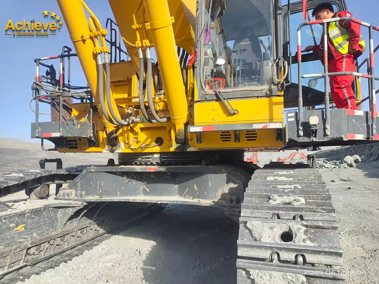 Komatsu 【ACHIEVE】TOP CONDITION!!! PC1250-11R 2023 4500h Horsepower (HP) 758 HP @ 1,800 rpm Operating weight (lbs) 269,300 - 272,600 Bucket Capacity (yd3) 5.3-9.5 - Ερπυστριοφόρος εκσκαφέας: φωτογραφία 4 Komatsu 【ACHIEVE】TOP CONDITION!!! PC1250-11R 2023 4500h Horsepower (HP) 758 HP @ 1,800 rpm Operating weight (lbs) 269,300 - 272,600 Bucket Capacity (yd3) 5.3-9.5 - Ερπυστριοφόρος εκσκαφέας: φωτογραφία 4