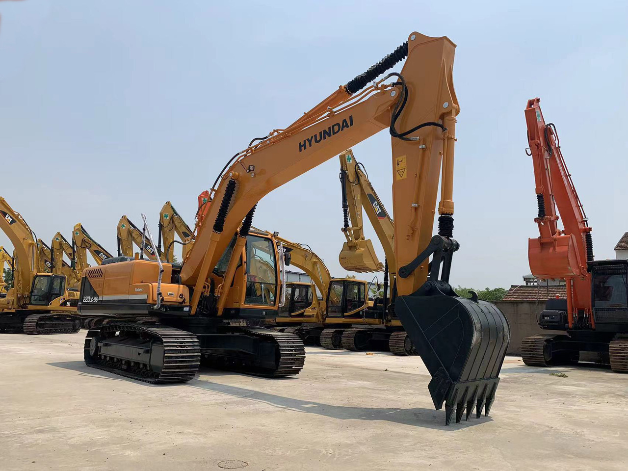 Hyundai 22 ton Excavator 220LC-9S Good Condition Construction Machine - Ερπυστριοφόρος εκσκαφέας: φωτογραφία 2 Hyundai 22 ton Excavator 220LC-9S Good Condition Construction Machine - Ερπυστριοφόρος εκσκαφέας: φωτογραφία 2