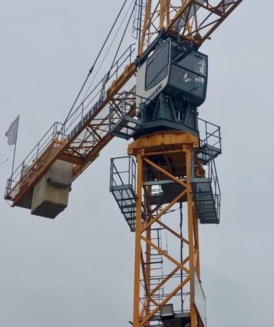 LIEBHERR 200 EC-H 10 Litronic - Πυργογερανός: φωτογραφία 1 LIEBHERR 200 EC-H 10 Litronic - Πυργογερανός: φωτογραφία 1