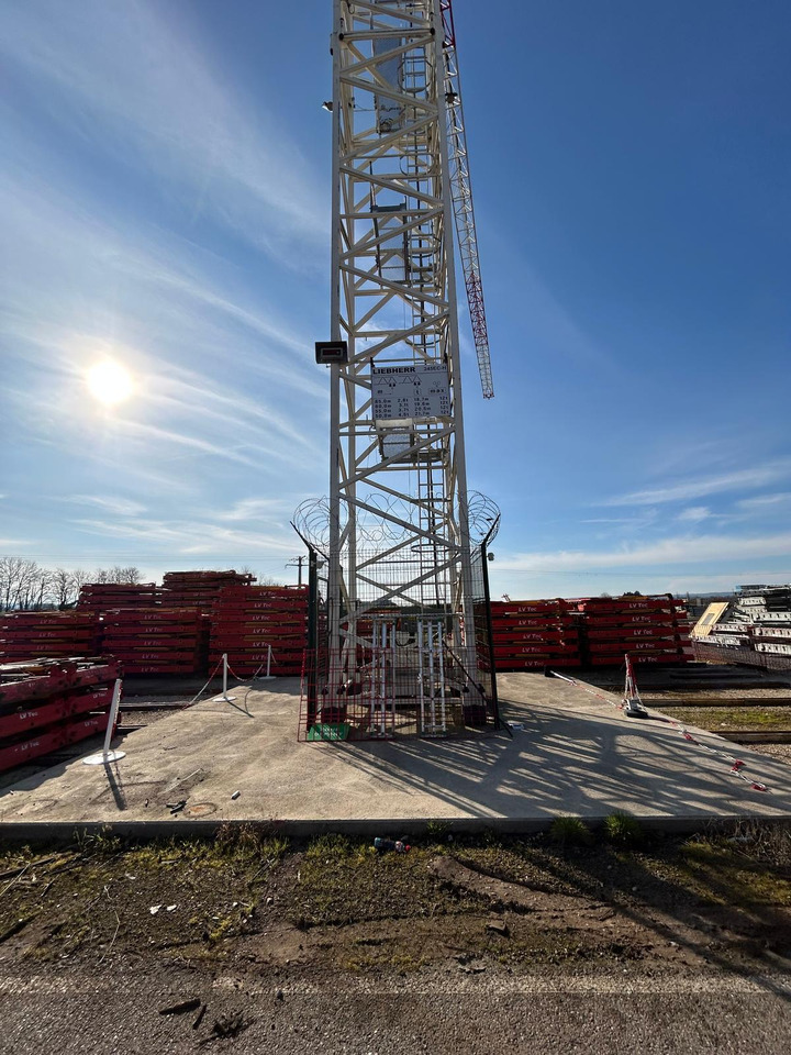 LIEBHERR 245 EC-H 12 Litronic - Πυργογερανός: φωτογραφία 3 LIEBHERR 245 EC-H 12 Litronic - Πυργογερανός: φωτογραφία 3