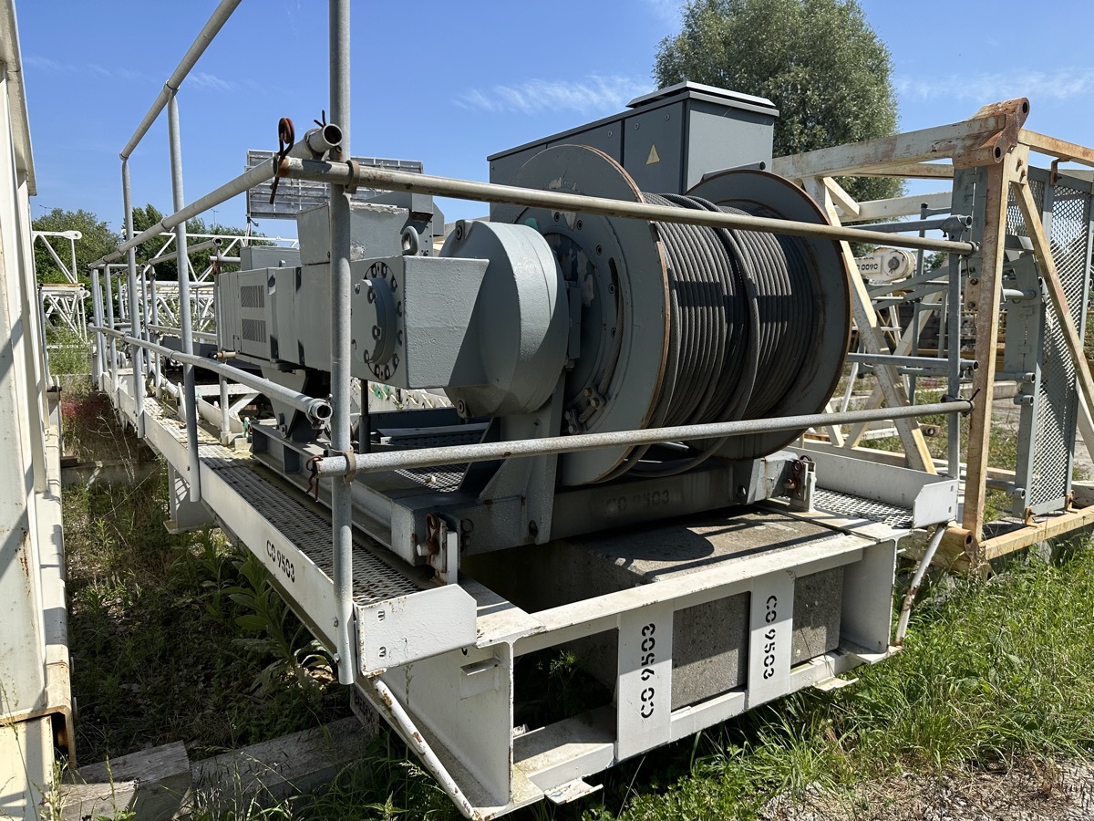 LIEBHERR 280 EC-H 12 Litronic slewing part - Γερανός: φωτογραφία 2 LIEBHERR 280 EC-H 12 Litronic slewing part - Γερανός: φωτογραφία 2
