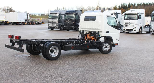 FUSO Canter 4C15E - Φορτηγό σασί: φωτογραφία 2 FUSO Canter 4C15E - Φορτηγό σασί: φωτογραφία 2