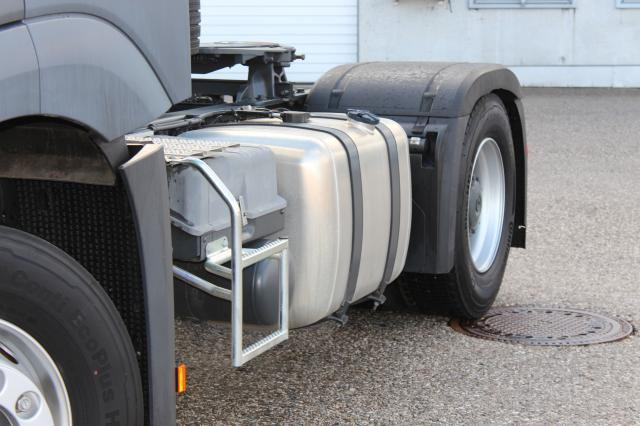 Mercedes-Benz AXOR 1845LS EURO3 - Τράκτορας: φωτογραφία 3 Mercedes-Benz AXOR 1845LS EURO3 - Τράκτορας: φωτογραφία 3