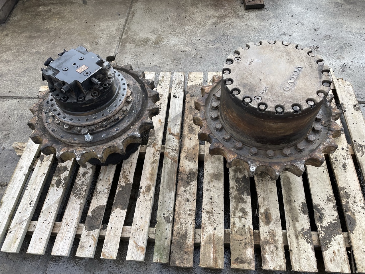 Zwolnica Volvo EC250 - Ανταλλακτικά συστήματος κύλισης για Ερπυστριοφόρος εκσκαφέας: φωτογραφία 1 Zwolnica Volvo EC250 - Ανταλλακτικά συστήματος κύλισης για Ερπυστριοφόρος εκσκαφέας: φωτογραφία 1