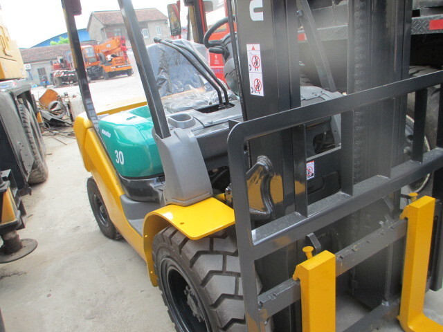 Komatsu FD30-16 - Περονοφόρο όχημα: φωτογραφία 4 Komatsu FD30-16 - Περονοφόρο όχημα: φωτογραφία 4