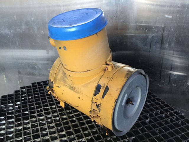 Liebherr Air Filter - Φίλτρο αέρα: φωτογραφία 1 Liebherr Air Filter - Φίλτρο αέρα: φωτογραφία 1