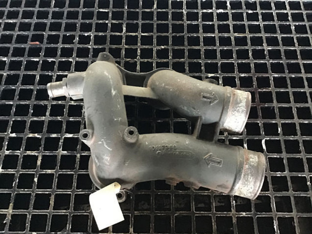 Liebherr Coolant pipe bend - Ανταλλακτικό AC: φωτογραφία 1 Liebherr Coolant pipe bend - Ανταλλακτικό AC: φωτογραφία 1