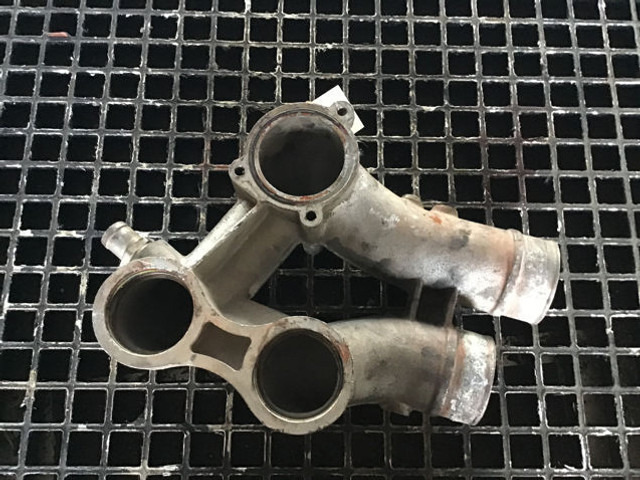 Liebherr Coolant pipe bend - Ανταλλακτικό AC: φωτογραφία 2 Liebherr Coolant pipe bend - Ανταλλακτικό AC: φωτογραφία 2