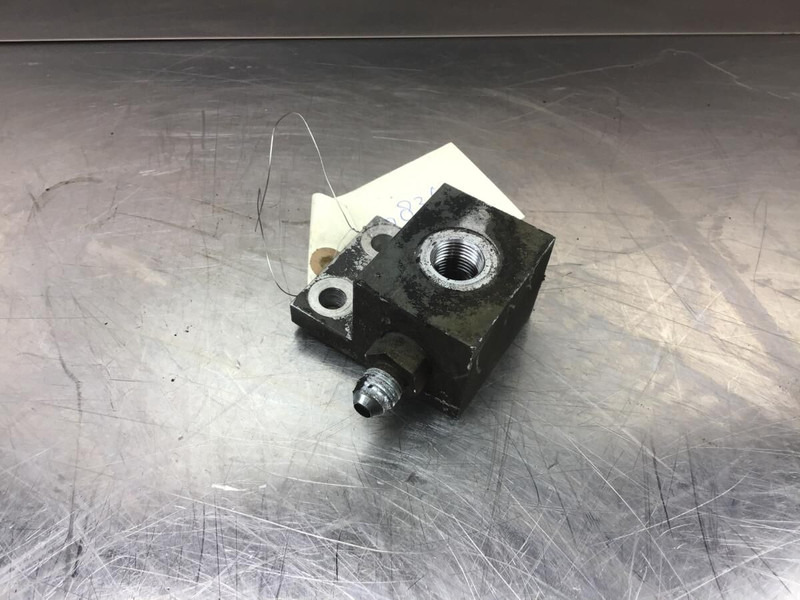 Liebherr Distributor Block - Κινητήρας και ανταλλακτικά: φωτογραφία 1 Liebherr Distributor Block - Κινητήρας και ανταλλακτικά: φωτογραφία 1