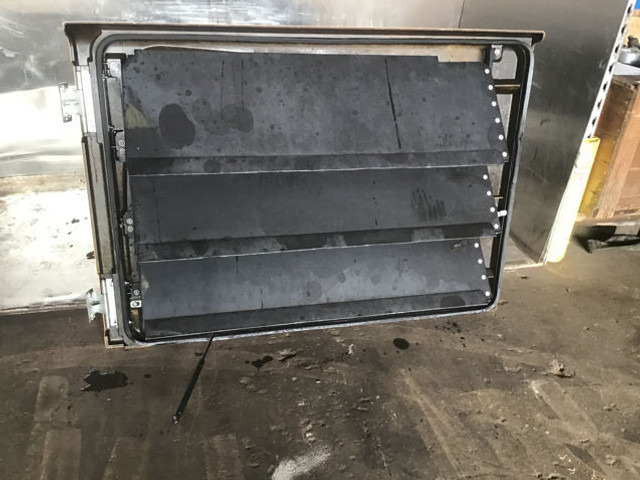 Liebherr Door Left - Πόρτα και ανταλλακτικά: φωτογραφία 2 Liebherr Door Left - Πόρτα και ανταλλακτικά: φωτογραφία 2
