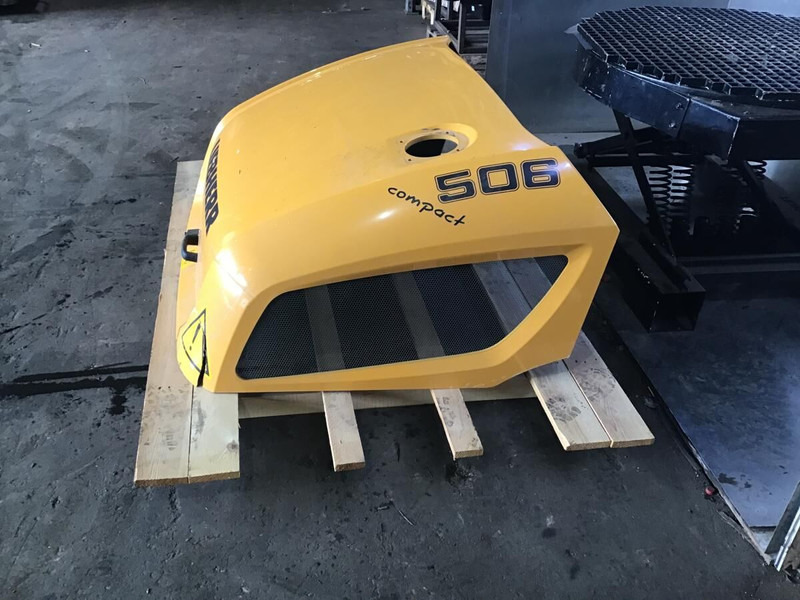 Liebherr Engine Hood - Καπό: φωτογραφία 2 Liebherr Engine Hood - Καπό: φωτογραφία 2