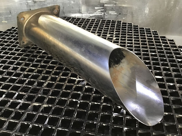 Liebherr Exhaust Pipe - Εξάτμιση: φωτογραφία 1 Liebherr Exhaust Pipe - Εξάτμιση: φωτογραφία 1