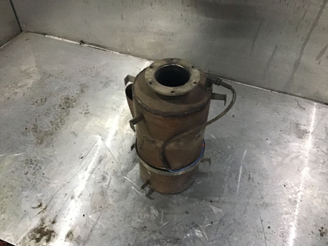 Liebherr Exhaust Silencer - Σιγαστήρας: φωτογραφία 1 Liebherr Exhaust Silencer - Σιγαστήρας: φωτογραφία 1