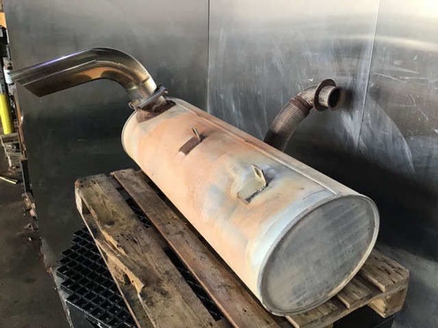 Liebherr Exhaust Silencer - Σιγαστήρας: φωτογραφία 2 Liebherr Exhaust Silencer - Σιγαστήρας: φωτογραφία 2