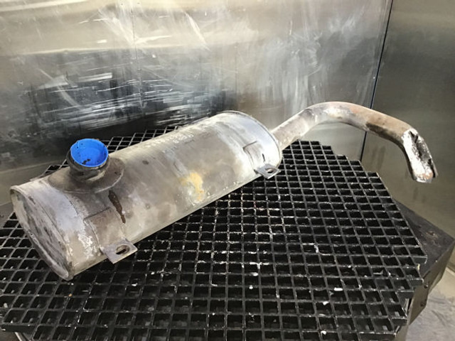 Liebherr Exhaust Silencer - Σιγαστήρας: φωτογραφία 2 Liebherr Exhaust Silencer - Σιγαστήρας: φωτογραφία 2