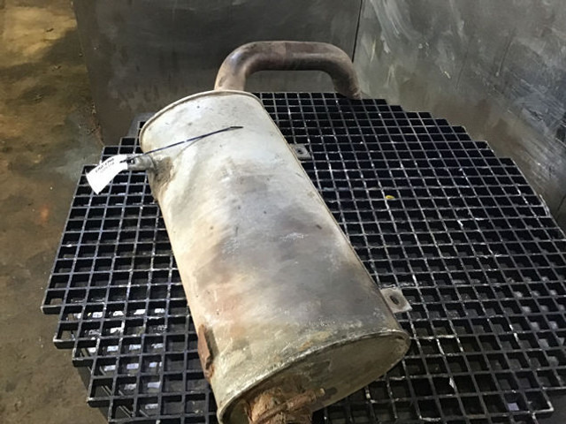 Liebherr Exhaust Silencer - Σιγαστήρας: φωτογραφία 1 Liebherr Exhaust Silencer - Σιγαστήρας: φωτογραφία 1