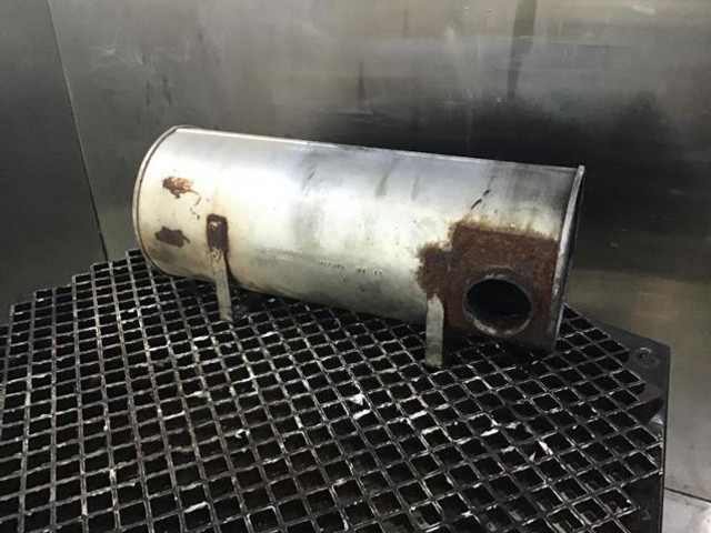 Liebherr Exhaust Silencer - Σιγαστήρας: φωτογραφία 2 Liebherr Exhaust Silencer - Σιγαστήρας: φωτογραφία 2