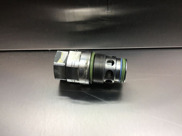 Liebherr Non-return Valve - Κινητήρας και ανταλλακτικά: φωτογραφία 1 Liebherr Non-return Valve - Κινητήρας και ανταλλακτικά: φωτογραφία 1