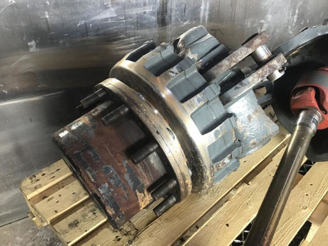 Liebherr Steering House Right - Ακραξόνιο: φωτογραφία 2 Liebherr Steering House Right - Ακραξόνιο: φωτογραφία 2