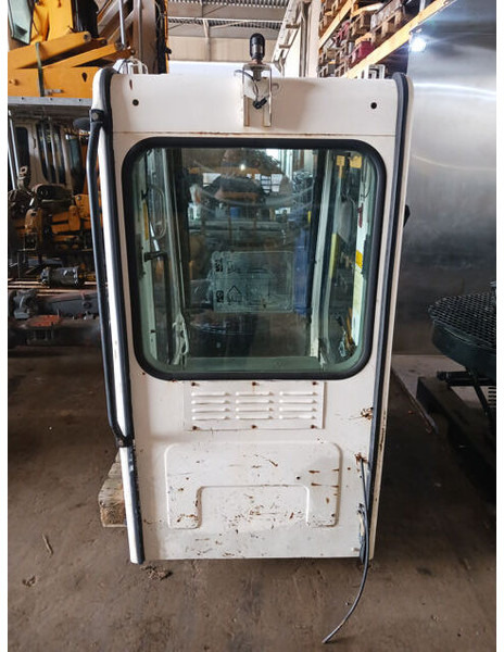 Liebherr - Καμπίνα και εσωτερικό: φωτογραφία 1 Liebherr - Καμπίνα και εσωτερικό: φωτογραφία 1