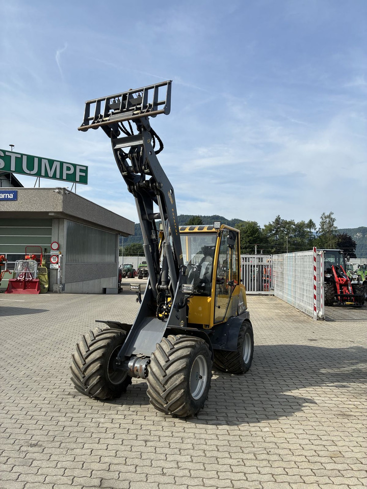 Eurotrac Eurotrac W13 - Σπαστός φορτωτής: φωτογραφία 1 Eurotrac Eurotrac W13 - Σπαστός φορτωτής: φωτογραφία 1