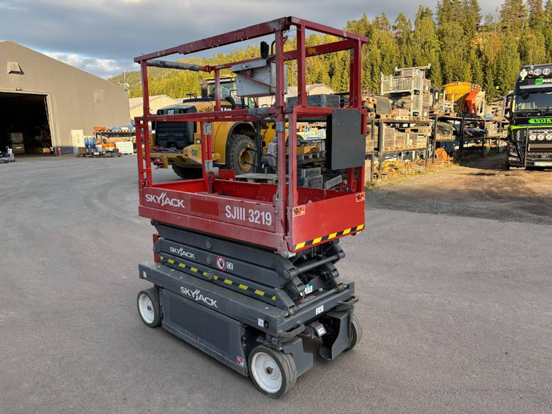 Skyjack SJ III 3219 - Ψαλιδωτό ανυψωτικό: φωτογραφία 2 Skyjack SJ III 3219 - Ψαλιδωτό ανυψωτικό: φωτογραφία 2