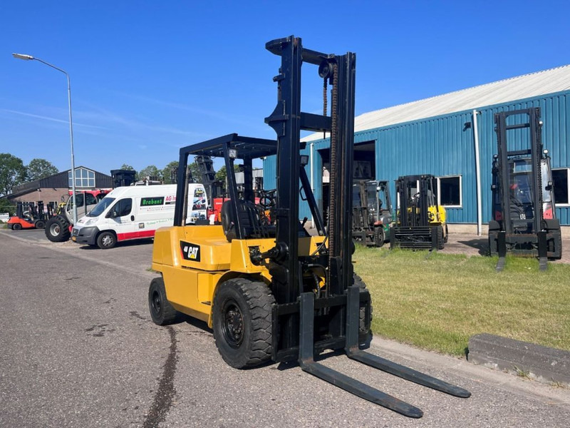 Caterpillar DP40K2 - Πετρελαιοκίνητο περονοφόρο: φωτογραφία 2 Caterpillar DP40K2 - Πετρελαιοκίνητο περονοφόρο: φωτογραφία 2