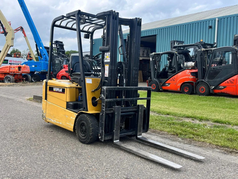 Caterpillar EP18KT - Ηλεκτροκίνητο περονοφόρο: φωτογραφία 3 Caterpillar EP18KT - Ηλεκτροκίνητο περονοφόρο: φωτογραφία 3