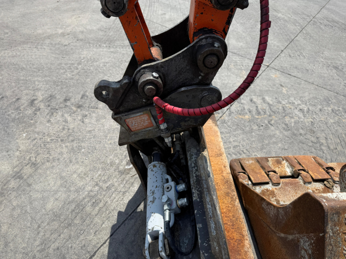 Ερπυστριοφόρος εκσκαφέας HITACHI Zaxis 30U-2 CSR: φωτογραφία 7