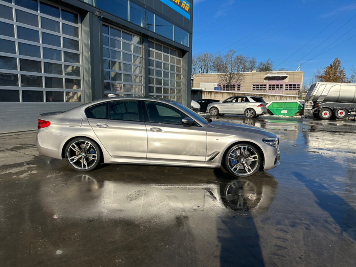 Marke BMW M550D xDrive - Λιμουζίνα/ Sedan: φωτογραφία 4 Marke BMW M550D xDrive - Λιμουζίνα/ Sedan: φωτογραφία 4