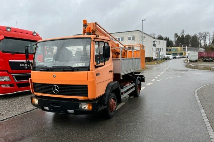 Mercedes-Benz 709 WUMAG GELENKSTEIGER 14M - Φορτηγό με εναέρια πλατφόρμα: φωτογραφία 1 Mercedes-Benz 709 WUMAG GELENKSTEIGER 14M - Φορτηγό με εναέρια πλατφόρμα: φωτογραφία 1