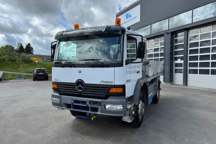Mercedes-Benz Atego 1523 4x4 3S Kipper - Φορτηγό ανατρεπόμενο: φωτογραφία 2 Mercedes-Benz Atego 1523 4x4 3S Kipper - Φορτηγό ανατρεπόμενο: φωτογραφία 2