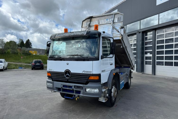 Mercedes-Benz Atego 1523 4x4 3S Kipper - Φορτηγό ανατρεπόμενο: φωτογραφία 1 Mercedes-Benz Atego 1523 4x4 3S Kipper - Φορτηγό ανατρεπόμενο: φωτογραφία 1