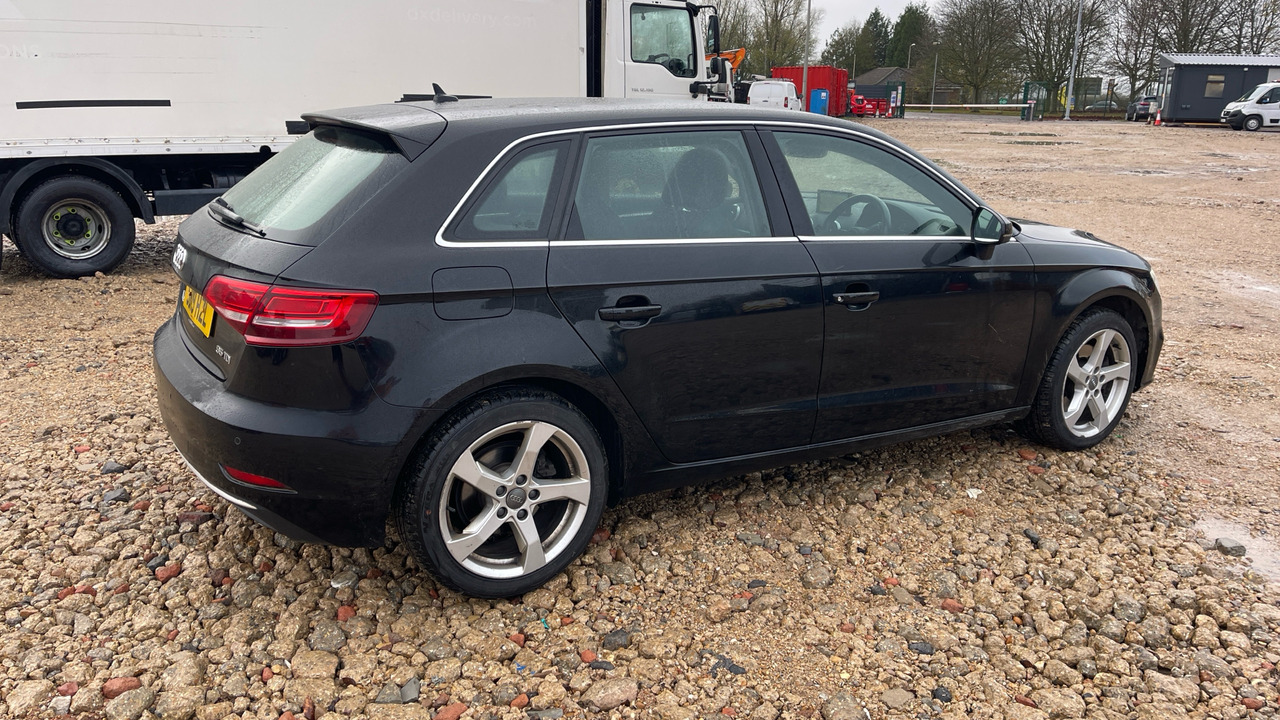 AUDI A3 2.0 35 TDI SPORT - Hatchback: φωτογραφία 4 AUDI A3 2.0 35 TDI SPORT - Hatchback: φωτογραφία 4
