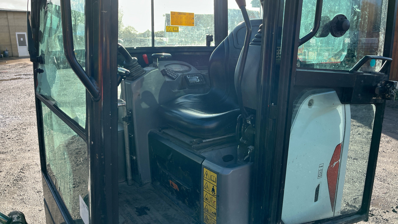 BOBCAT E17 - Μίνι εκσκαφέας: φωτογραφία 5 BOBCAT E17 - Μίνι εκσκαφέας: φωτογραφία 5