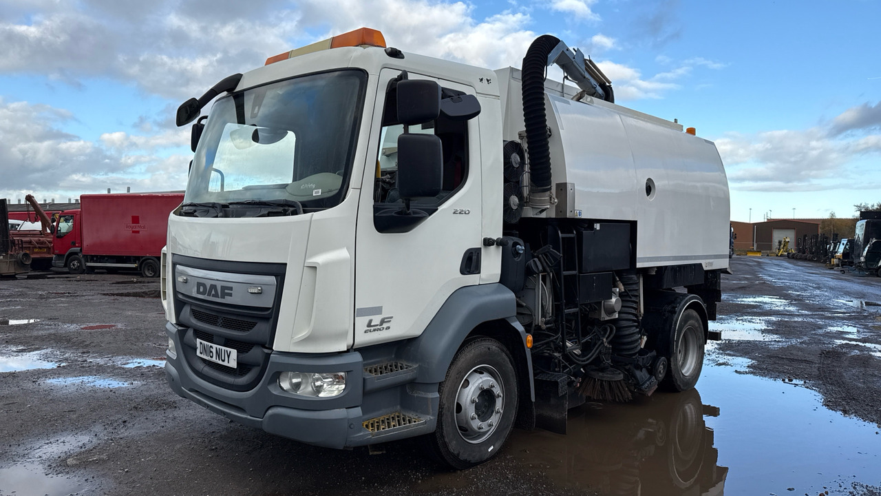 DAF LF 220 - Σάρωθρο δρόμων: φωτογραφία 2 DAF LF 220 - Σάρωθρο δρόμων: φωτογραφία 2