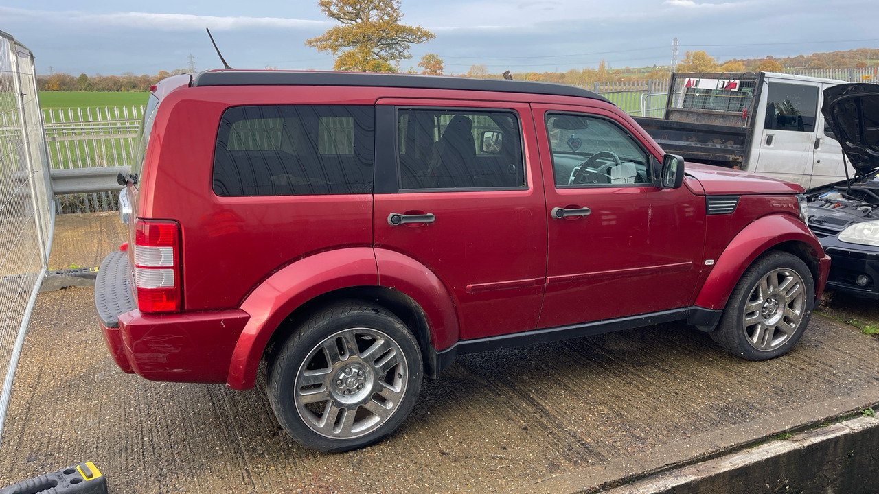 DODGE NITRO SXT - Station wagon: φωτογραφία 5 DODGE NITRO SXT - Station wagon: φωτογραφία 5