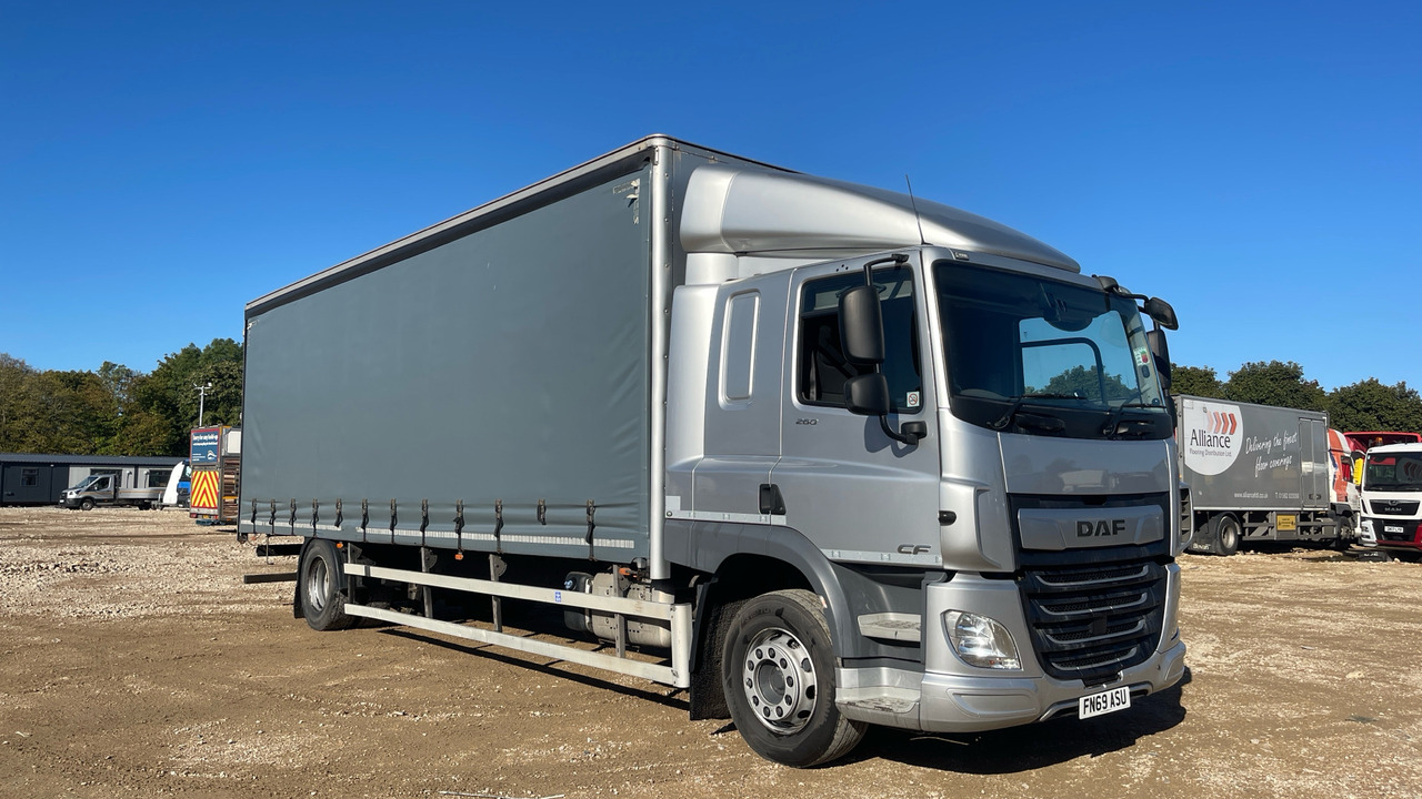 Daf CF 260 - Φορτηγό μουσαμάς: φωτογραφία 1 Daf CF 260 - Φορτηγό μουσαμάς: φωτογραφία 1
