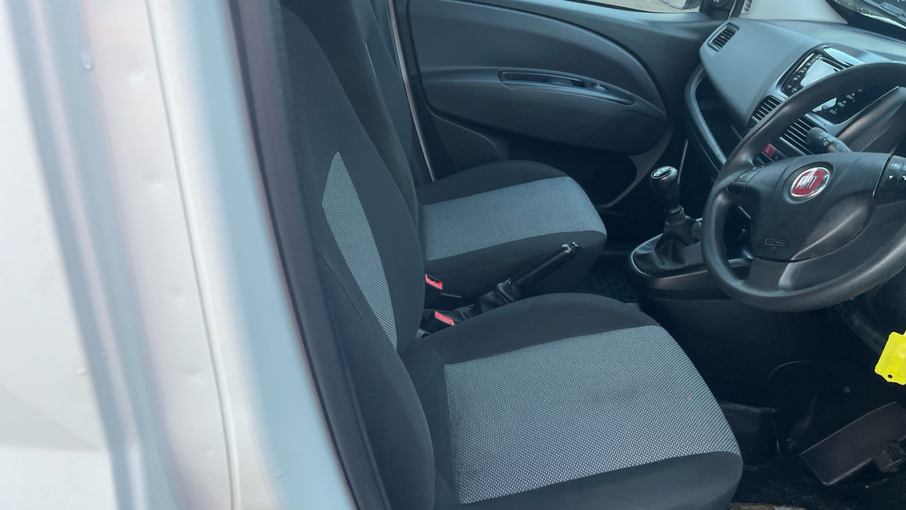 FIAT DOBLO 1.3 16V - Μικρό βαν: φωτογραφία 5 FIAT DOBLO 1.3 16V - Μικρό βαν: φωτογραφία 5