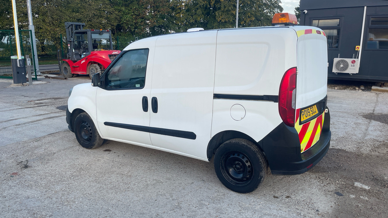 Fiat Doblo CARGO 1.3 MULTIJET 95PS - Μικρό βαν: φωτογραφία 3 Fiat Doblo CARGO 1.3 MULTIJET 95PS - Μικρό βαν: φωτογραφία 3