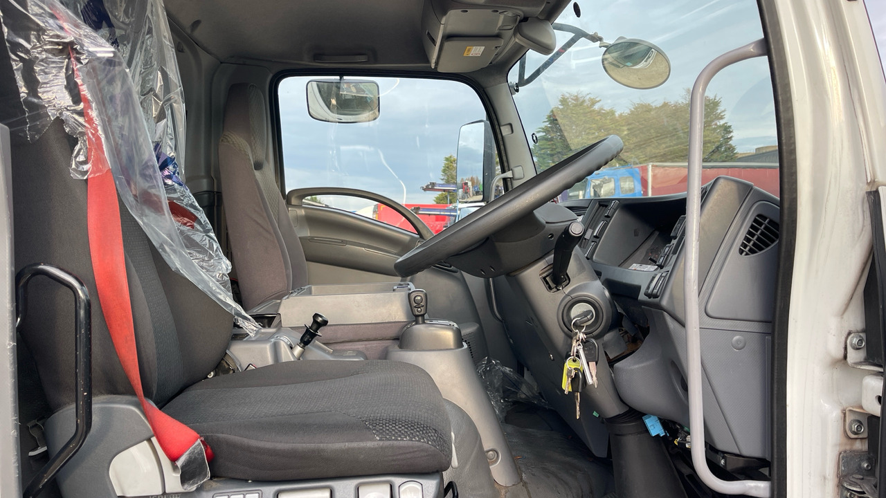 ISUZU F135 240 - Φορτηγό ψυγείο: φωτογραφία 5 ISUZU F135 240 - Φορτηγό ψυγείο: φωτογραφία 5