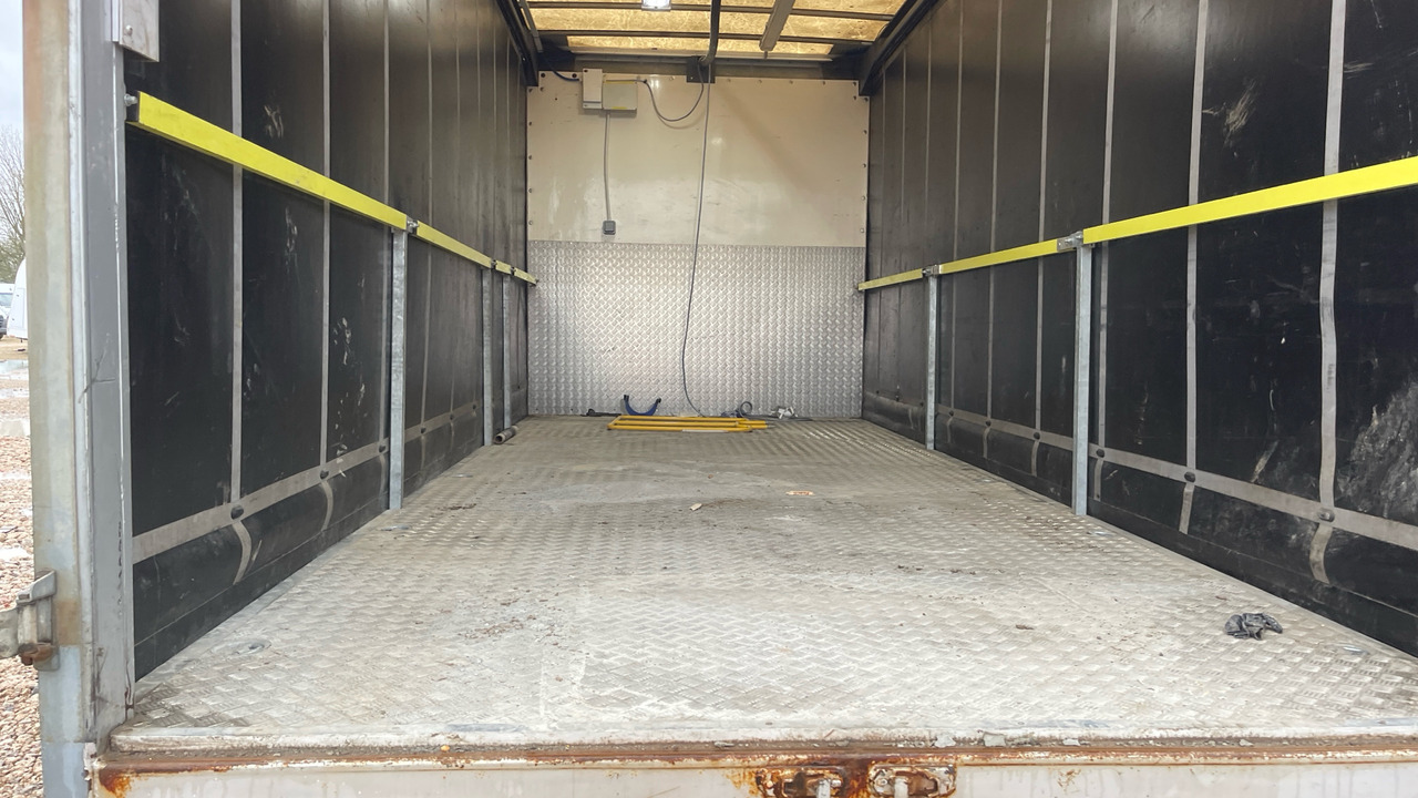 Φορτηγό μουσαμάς Isuzu N75 190: φωτογραφία 14