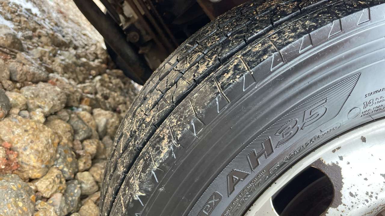 Φορτηγό μουσαμάς Isuzu N75 190: φωτογραφία 17