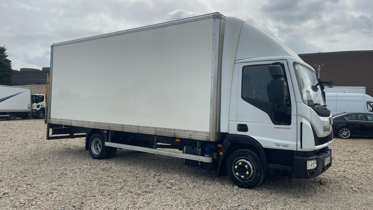 Iveco Eurocargo 75-160 - Φορτηγό κόφα: φωτογραφία 1 Iveco Eurocargo 75-160 - Φορτηγό κόφα: φωτογραφία 1