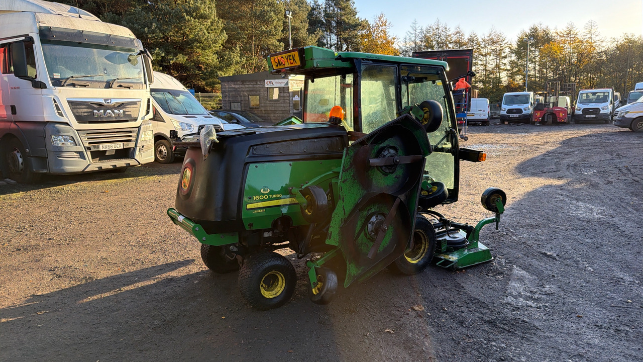 JOHN DEERE 1600 TURBO SERIES 2 - Χλοοκοπτικό: φωτογραφία 3 JOHN DEERE 1600 TURBO SERIES 2 - Χλοοκοπτικό: φωτογραφία 3